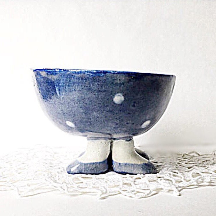 Bowl with Legs - Blue Push-Me-Pull-you Dish