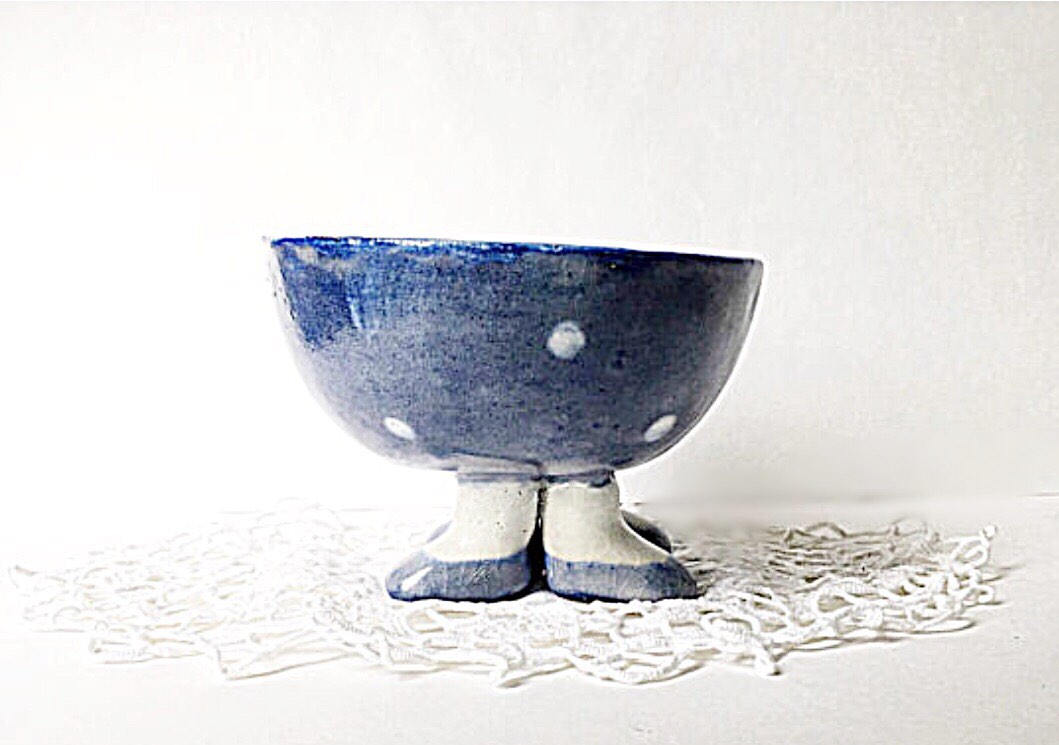 Bowl with Legs - Blue Push-Me-Pull-you Dish