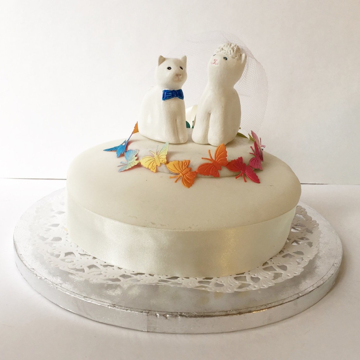 White Cat Wedding Cake Toppers - Mr and Mrs