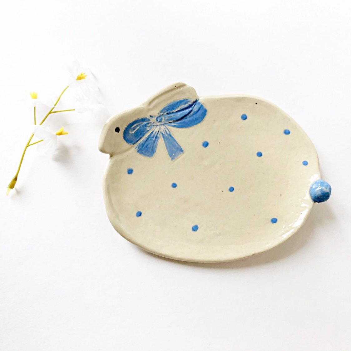 Rabbit plate - ceramic beige blue